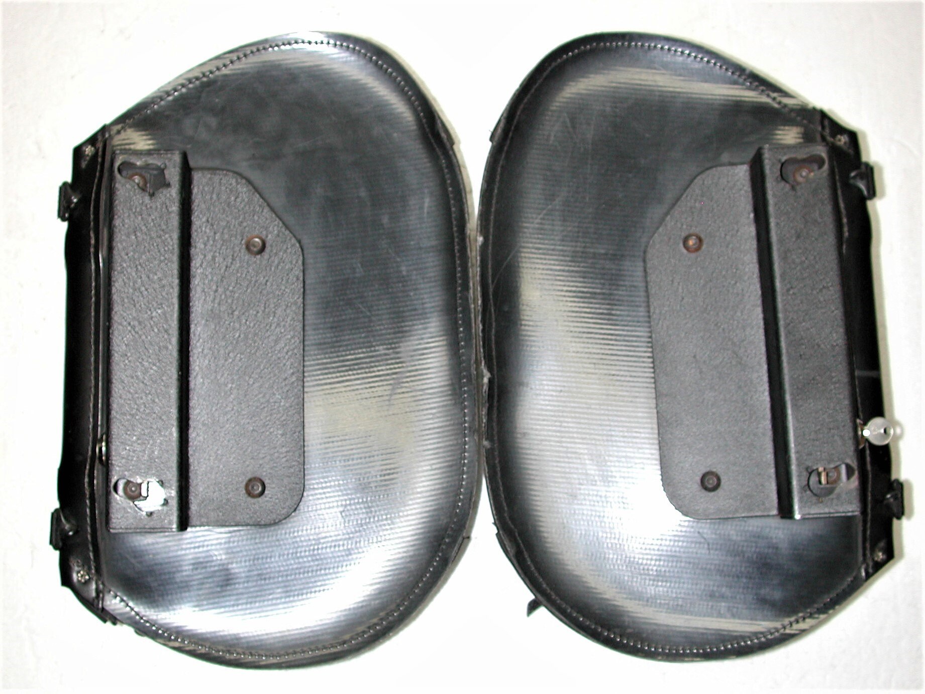 HARLEY DAVIDSON Softail Sportster DYNA Leather Quick Release Saddlebags