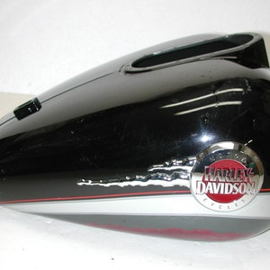 Harley DAVIDSON Street Electra Glide FLHTC 2000 to 2006 OEM Part #61356 Motorcycle Fuel Gas Tank