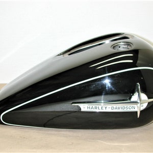 Harley Davidson DYNA Super Glide 2005 FXD OEM Fuel gas Tank