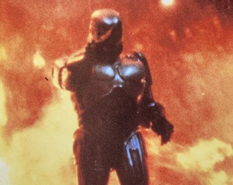 RoboCop-Un poster del film italiano vintage originale della satira del crimine futuristico di Paul Verhoeven con Peter Weller, Nancy Allen e Ronny Cox