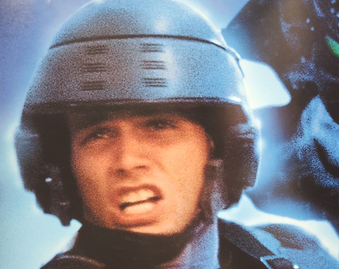Starship Troopers-Original Vintage Movie Poster of Paul Verhoeven's Sci-Fi Epic with Casper Van Dien, Denise Richards, and Michael Ironside