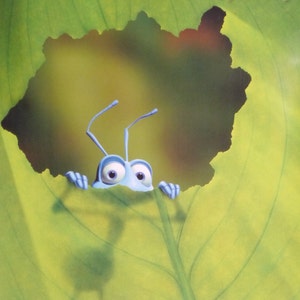 Un póster de película original de Bug's Life para la épica odisea de insectos de Pixar con Kevin Spacey, Dave Foley, Julia Louis-Dreyfus y Madeline Kahn