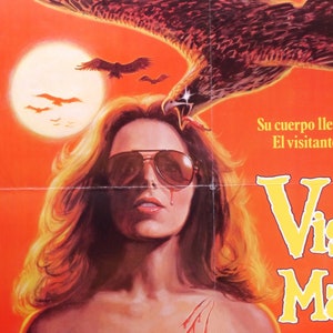 El póster de película vintage original de visitante de Giallo Epic de Giulio Paradisi con Mel Ferrer, Shelley Winters, Lance Henriksen y Glenn Ford