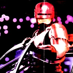 RoboCop: un póster vintage original de la sátira criminal futurista de Paul Verhoeven con Peter Weller, Nancy Allen y Ronny Cox.
