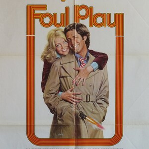 Foul Play-een originele vintage filmposter voor Colin Higgin's romantische komische mysterie met Goldie Hawn, Chevy Chase en Burgess Meredith