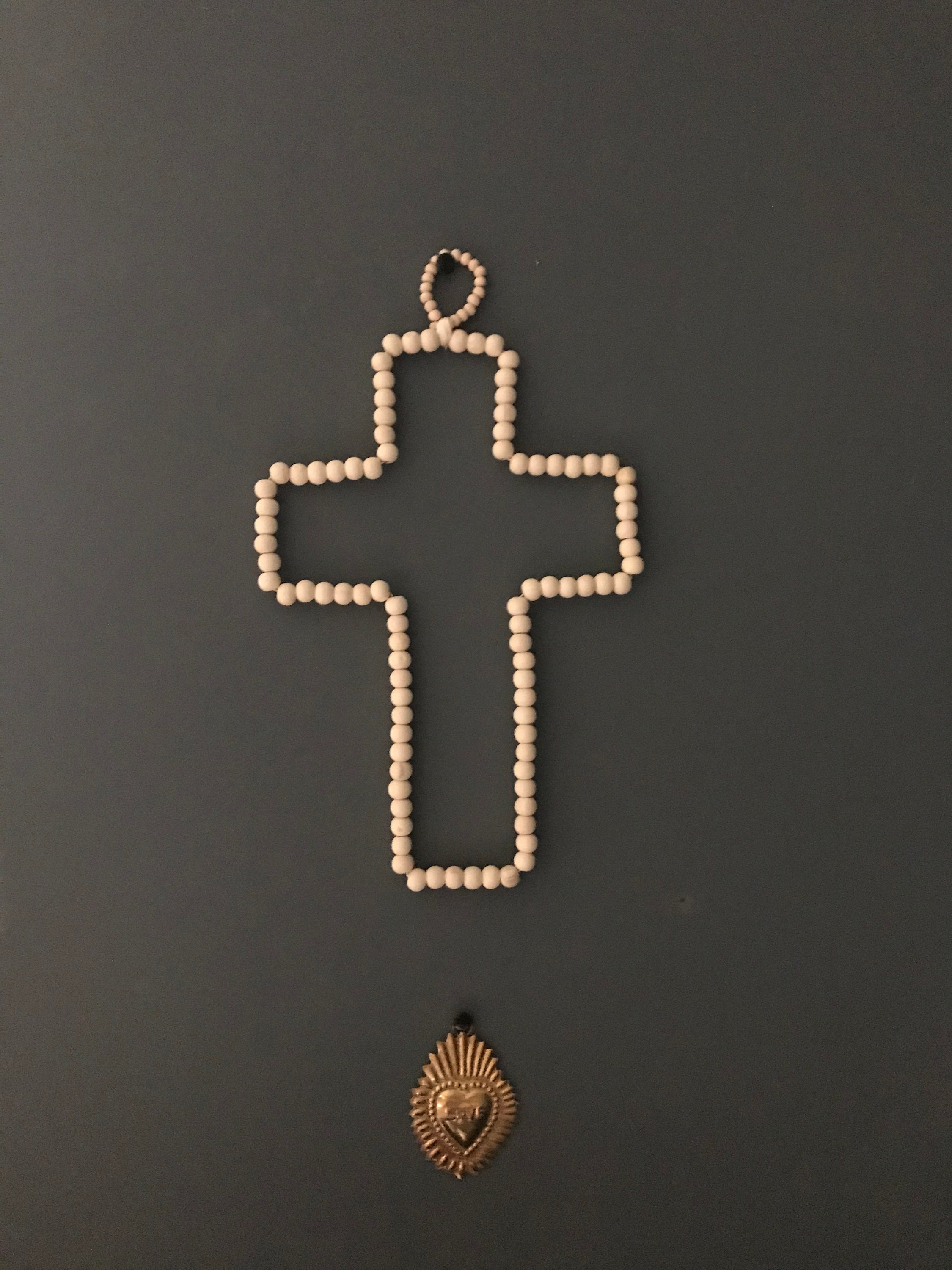 Grande Croix en Perles de Bois Brut