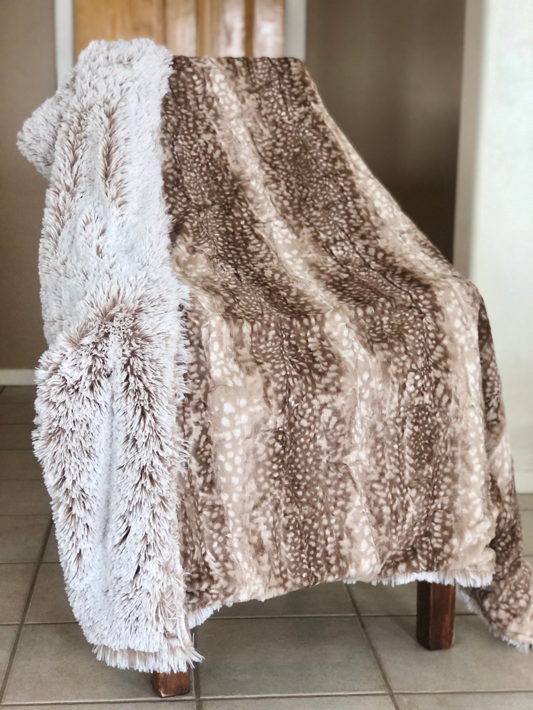 【中古】 Blankets FayWolf Arctic Wolf Faux Fur Oversized Throw Blanket White Tipped