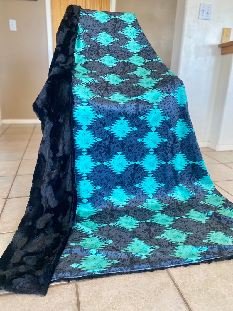 The Aztec & Gray Brindle Cowhide Blanket bild 1