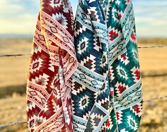 Chiffon sauvage en satin charmeuse aztèque classique//chiffon sauvage chic, chiffon sauvage Boho, cadeau d'anniversaire de cow-girl, cache-cou de cow-girl, chiffon sauvage pour cow-boy