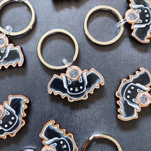 Flying Bat Keyring • Wooden Keyring • Spooky • Creepy Cute