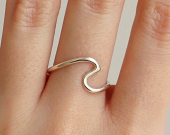 WAVE Sterling SILVER RING, Ocean Wave Ring, Surfer Ring, Beach ring, Dainty wave Ring. Stacking Ring in Sterling Silver, Wave shape Ring.