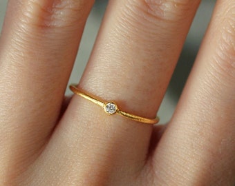 Solitär Ring, Minimal Zirkon Ring, Vergoldeter Ring, Weißer Zirkonia Ring, Schlichter Statement Ring, Sommer Schmuck, Minimalistischer Goldener Schmuck