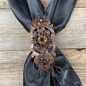 Triple Concho Kupfer Crystal Slide Jet, Champagner und Topaz