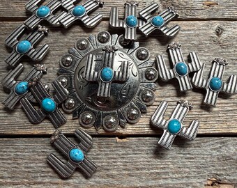 Antique Silver Turquoise Cactus Concho W178