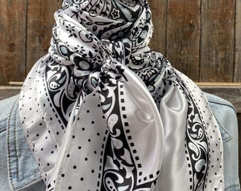 小物 paisley pattern long stole Wool, cotton, and silk blend women's stole in purple and