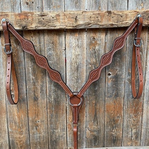 Basketweave Scalloped Medium Oil Breastcollar
