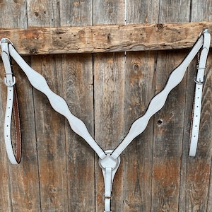 White Leather Scalloped Breastcollar