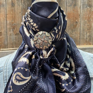 35X35" Blue and Cream Paisley Wild Rag/Scarf -W147L Slide WRC433B