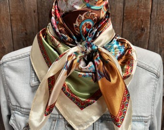 Chiffon / écharpe à fleurs marron et crème, 35 x 35 po. WR1010