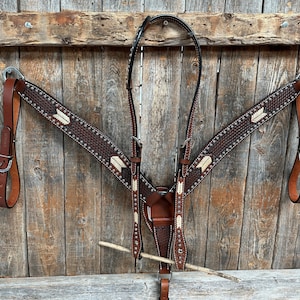 Rawhide One Ear/ Breastcollar Tack Set