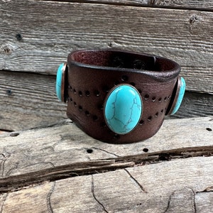 Turquoise Cabochon Leather Bracelet LB108