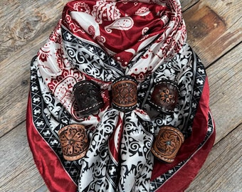 35 x 35" wijnrode/crèmekleurige paisley-sjaal/sjaal WR687 - bewerkte leren slippers met wilde vodden - assorti