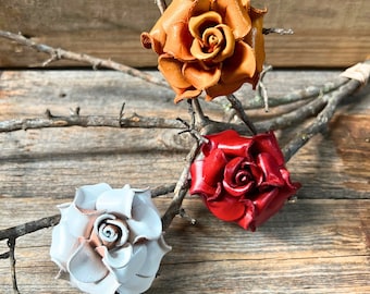 Flores de cuero pintadas a mano - Rosas