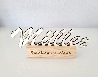 Namensschild mit Holzständer, Deko aus Holz, personalisierte Wohnaccesoires, Geschenk für die familie, Einweihungsgeschenk