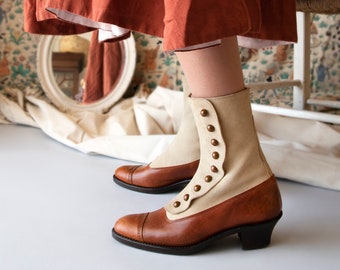 Bottines BUTTON pour femmes de l'époque victorienne en daim beige et crème