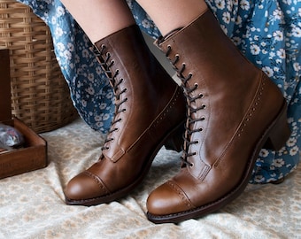 EN STOCK Botas victorianas con cordones y "punta redonda" para mujer