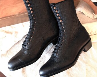 Bottines victoriennes noires à lacets « bout pointu » pour femmes estampées