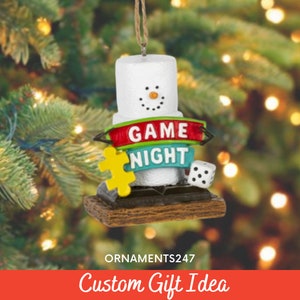 Ornamento de noite de jogo S'mores - Ornamento de noite de jogo - Quebra-cabeças, dados e jogos de tabuleiro Ornamento de Natal para feriados - Presente de troca de ornamentos