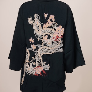 Embroidered Dragon kimono/Kimono Robe/Japanese Gift/Embroidered Cardigan/Kimono Jacket/Unisex Kimono/Gift