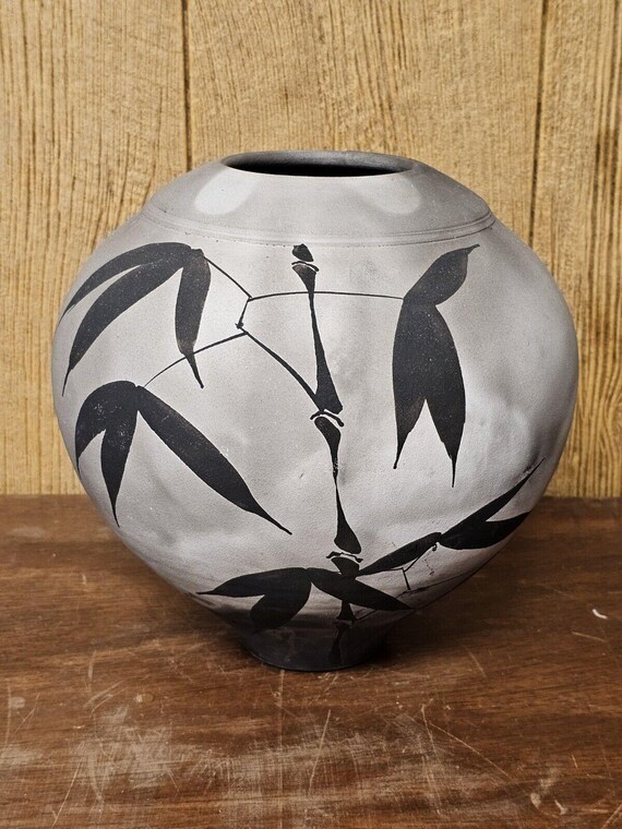 A Jeffrey Zigulis Raku Vase Signed With Bamboo Le… - image 3