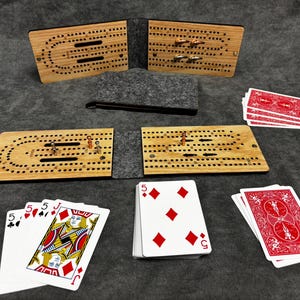 Planche de voyage pliante compacte en feutre de voyage avec chevilles en métal - Jeu portable en chêne pour le camping et les déplacements