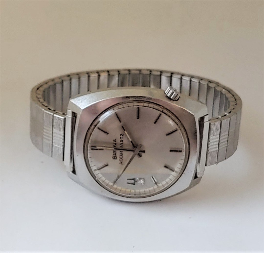 Buy Vintage 1972 Bulova Accuquartz 