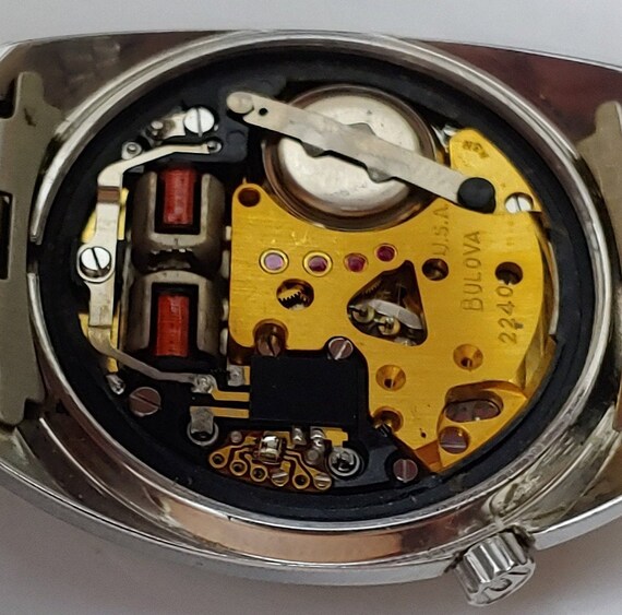 Bulova accuquartz shop watch value