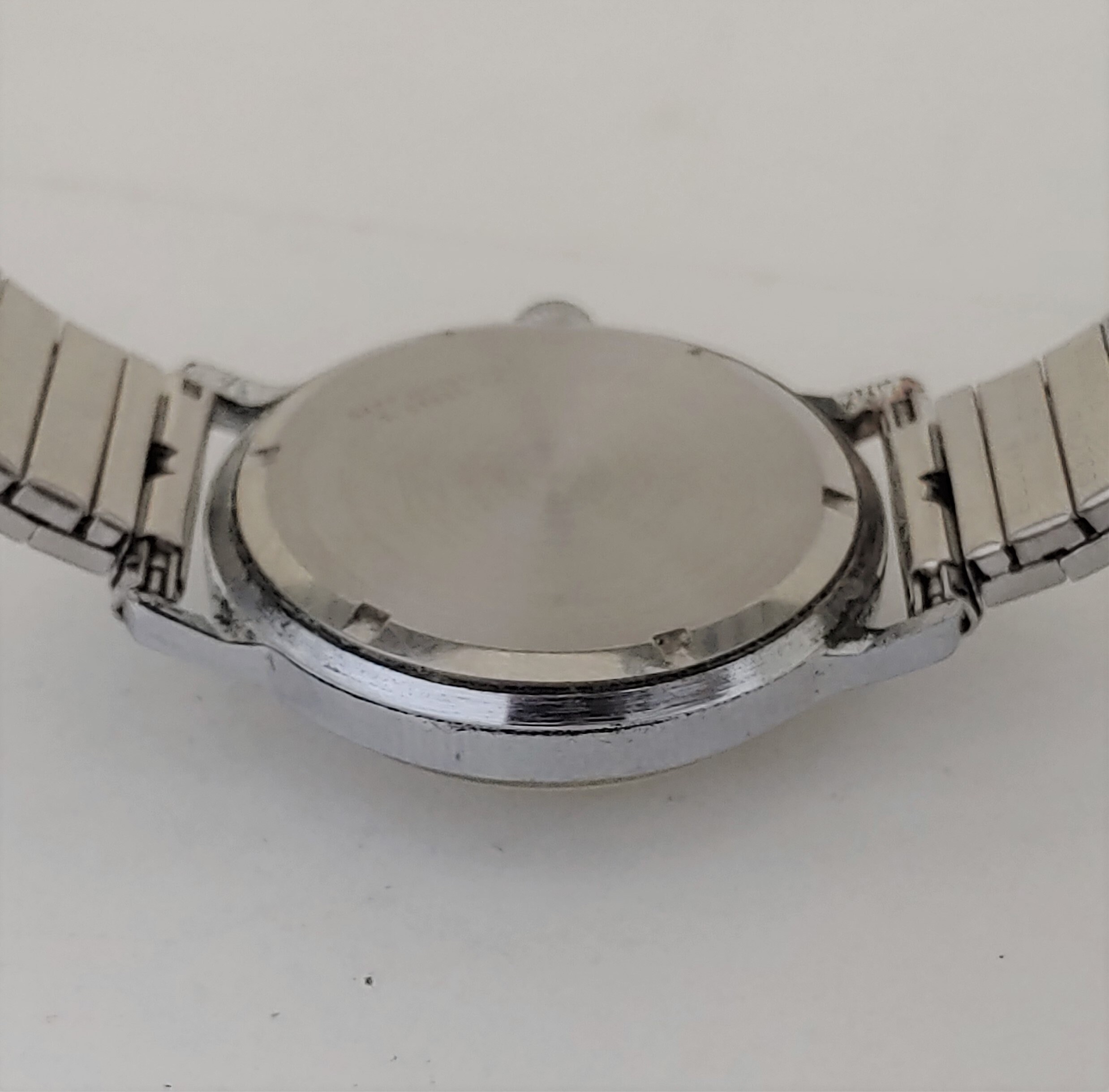 Vintage Helbros Invincible Mens Watch 35mm Silver Tone Anti Magnetic Manual Wind Vintage HELBROS Invincible Manual Wind Men main image 3
