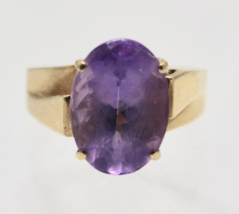 Vintage 10K Yellow Gold Amethyst Ring SZ 8.25.