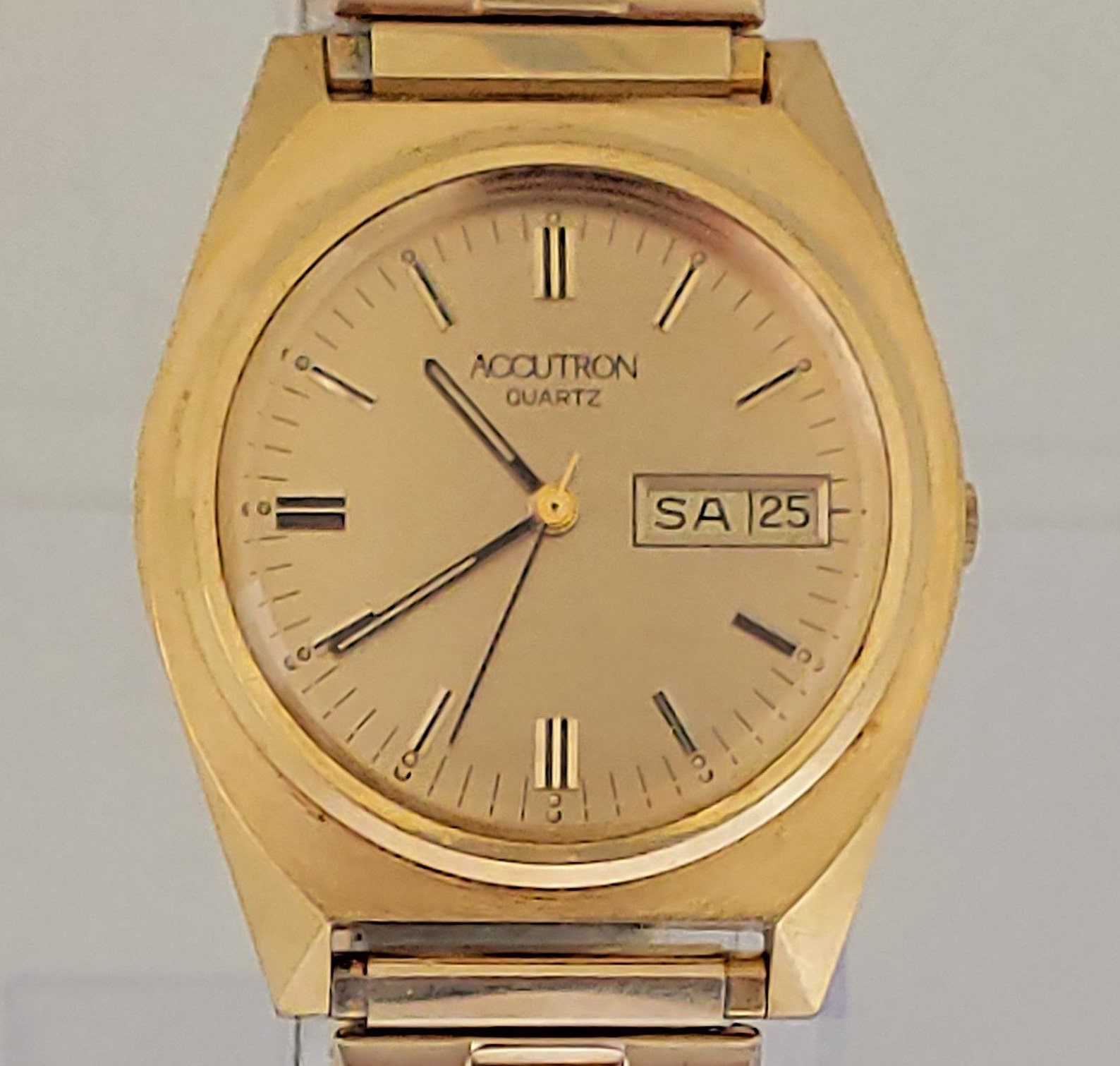 Vintage 1982 Bulova ACCUTRON montre quartz deux jours P2 Etsy