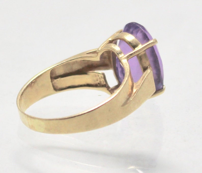 Vintage 10K Yellow Gold Amethyst Ring SZ 8.25.