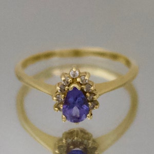 Vintage 14K Yellow Gold Tanzanite and Diamonds Ring