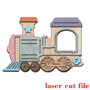 Zug-Thema Laserschneiddatei für Babyzimmer. Lasergeschnittene Datei für Bilderrahmen, Lokomotive Form.