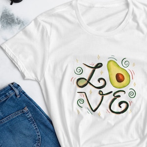 Avocado Love Tee / Avocado Lovers Tshirt / Gift for Foodies / Cute Vegan Gift / Women&#39;s Comfy Shirt / I Love Avocado / Avo Addict
