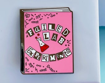 Spilla smaltata con libro di esperimenti di laboratorio / Libro da bruciare / Spilla scientifica / Umorismo scientifico / Ragazze cattive / Assistenza sanitaria / Laboratorio / Studente di ricerca / Dottorato di ricerca