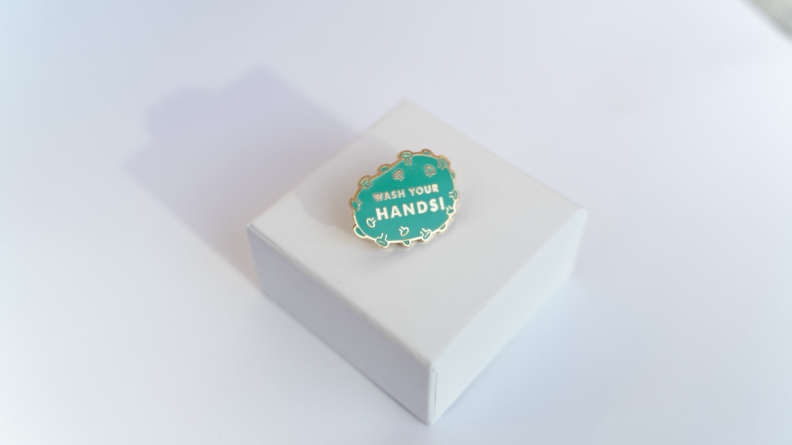 GLOW in the DARK Handwash Enamel Pin / Microbiology / Geschenk Für Wissenschaft / Wissenschaft / Wissenschaft / Kunst / Mikrobi
