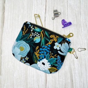 Porte-monnaie Notion - Garden Party Teal / Rifle Paper Co - Petit porte-monnaie avec fermeture à glissière - Carte de crédit avec oreillettes câble Pochette cadeaux pour cadeaux