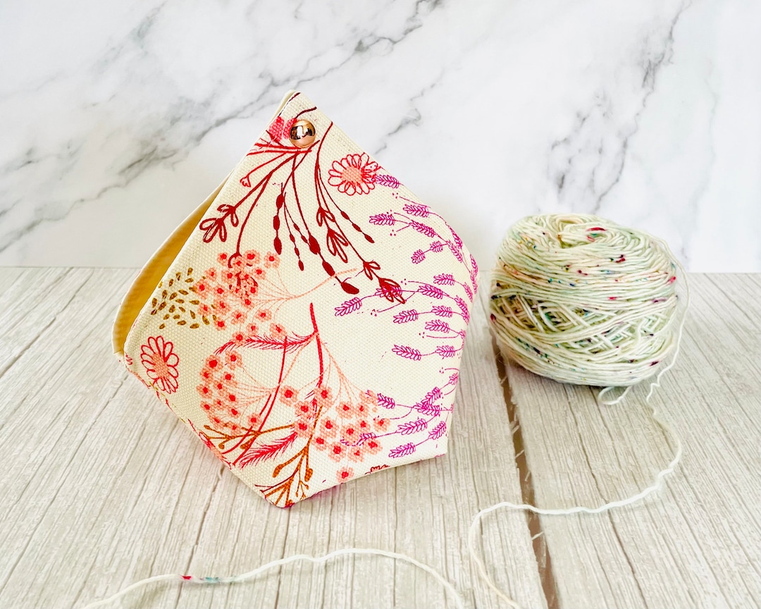 Bento Yarn Bowl Spring Floral / Yarn Cake Bowl, Yarn Keeper, Yarn