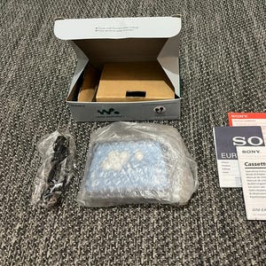¡NUEVO EN CAJA! Sony Walkman WM-EX501 Reproductor de casetes estéreo portátil, color azul