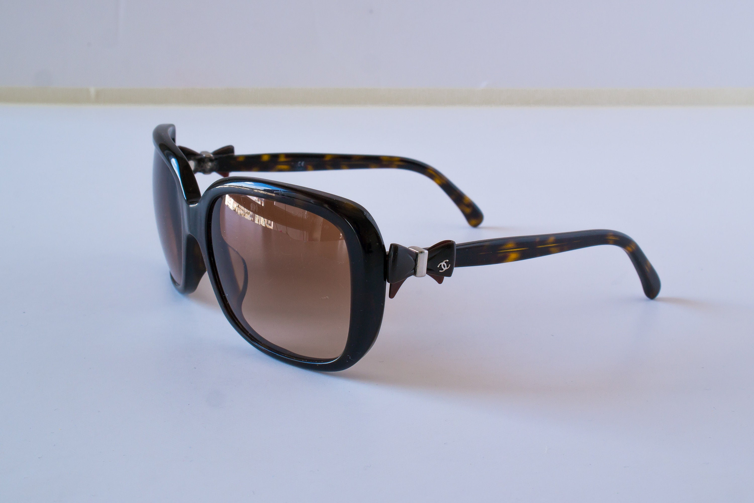 Chanel 5171 Sunglasses : 5171 Black and White C501S8 Polarised